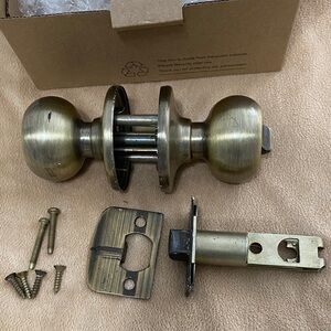 Locking Doorknob Set